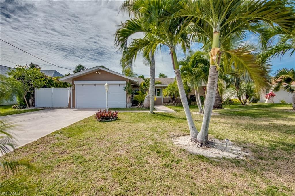 338 SE 33rd ST CAPE CORAL, FL 33904