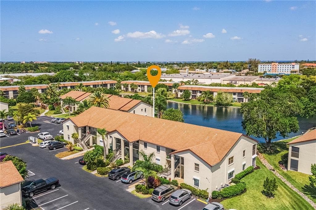 9270 Lake Park DR 204 FORT MYERS, FL 33919