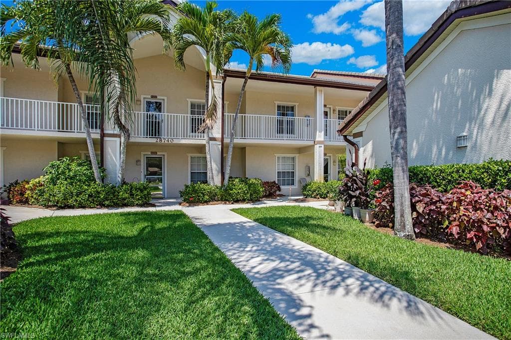28740 Diamond DR 204 BONITA SPRINGS, FL 34134