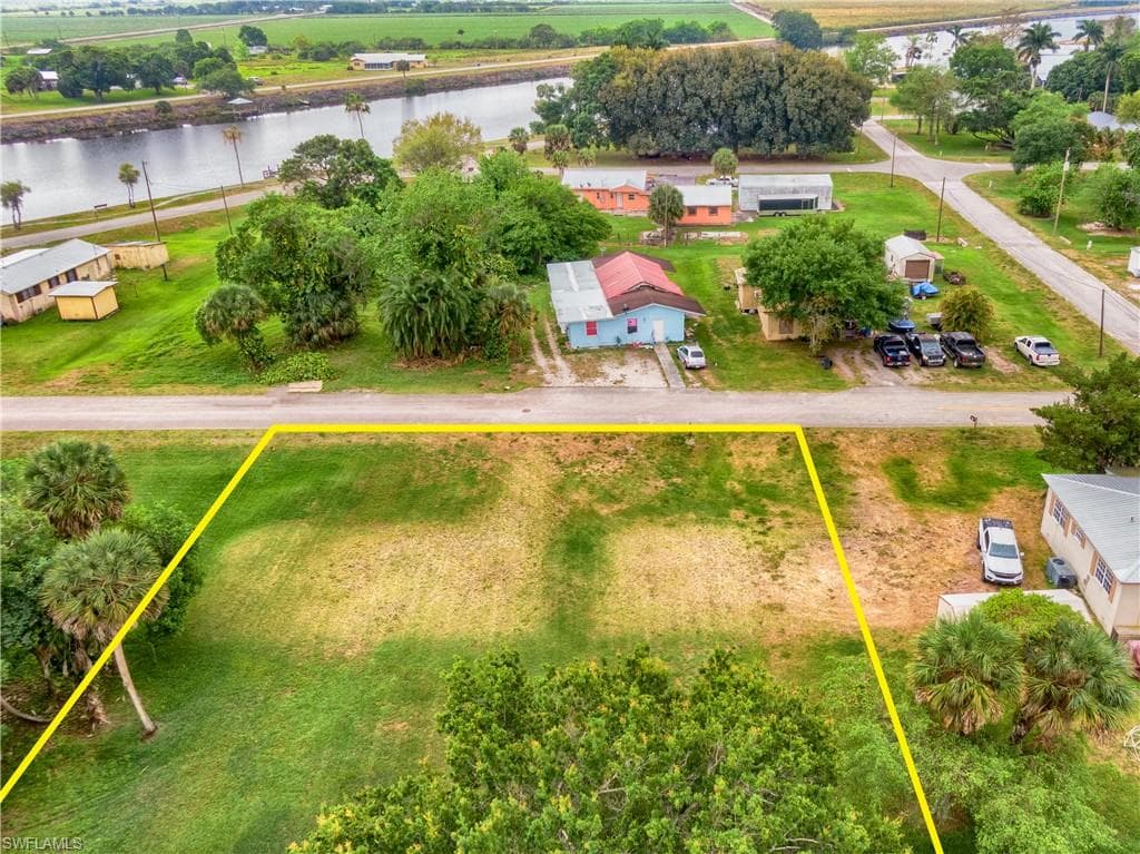 271 Avenue N MOORE HAVEN, FL 33471