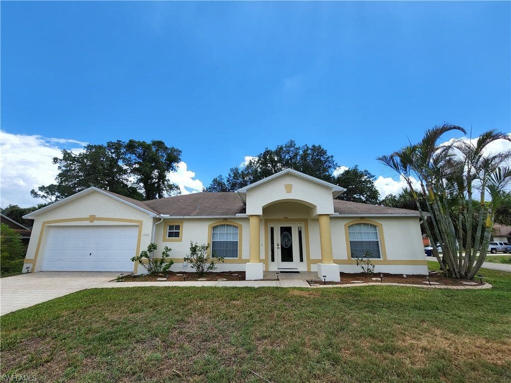 1500 E 4th ST LEHIGH ACRES, FL 33936