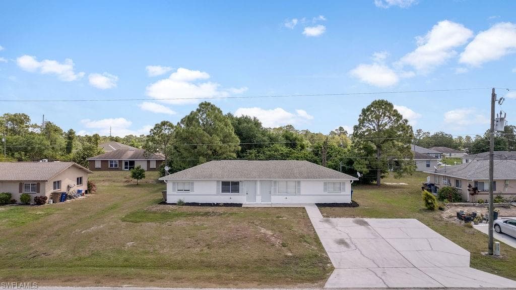 121/123 Gordon AVE S LEHIGH ACRES, FL 33973