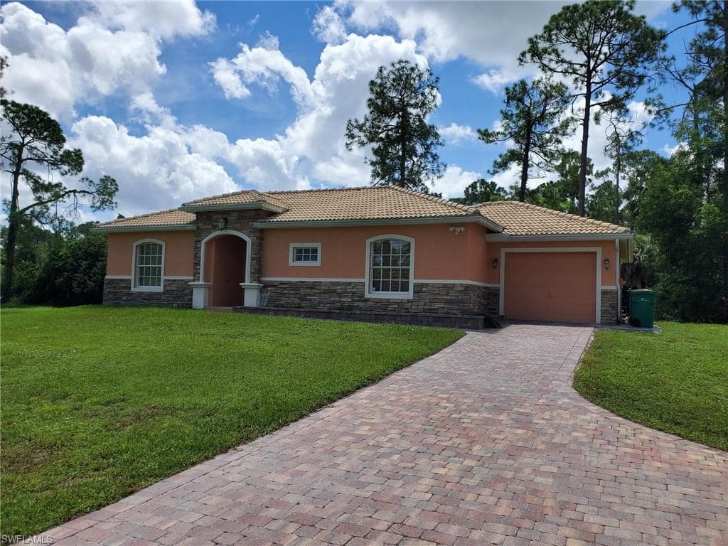 610 7th ST SW NAPLES, FL 34117