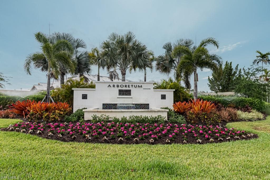 4620 ARBORETUM CIRCLE 203 NAPLES, FL 34112