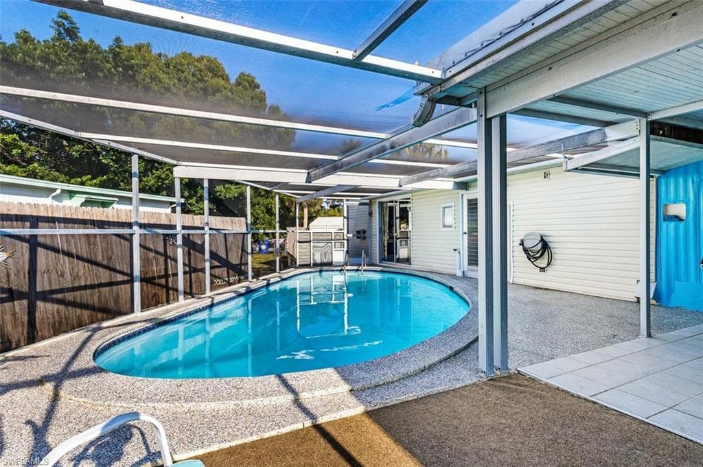 7 Sonderhen DR NAPLES, FL 34114