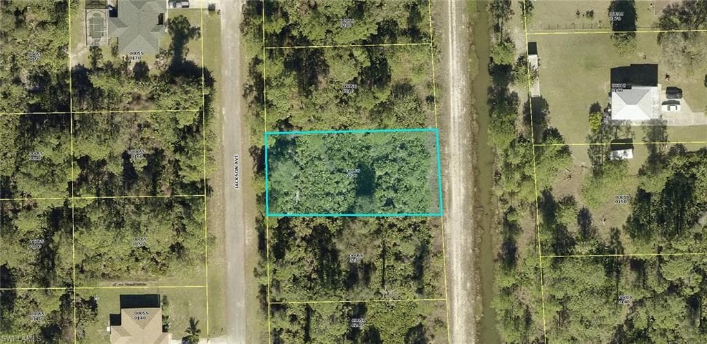 2106 Jackson AVE ALVA, FL 33920