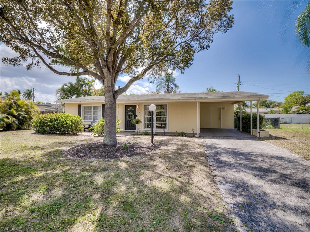 1442 Mandel RD FORT MYERS, FL 33919