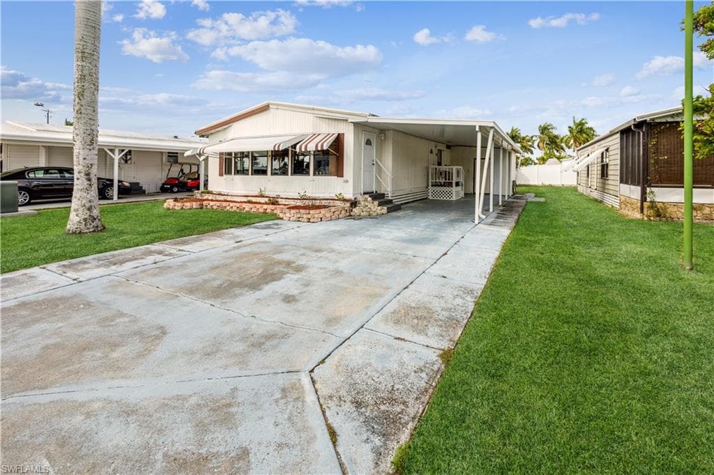 105 Barefoot Williams RD 217 NAPLES, FL 34113
