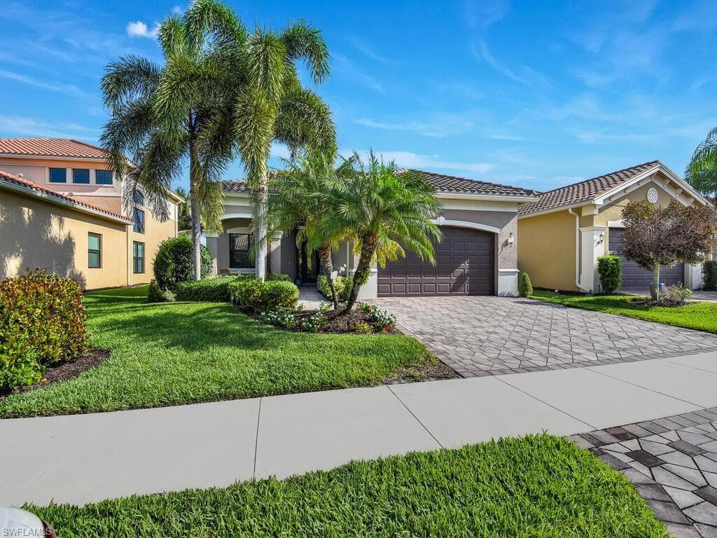 3196 Pacific DR NAPLES, FL 34119