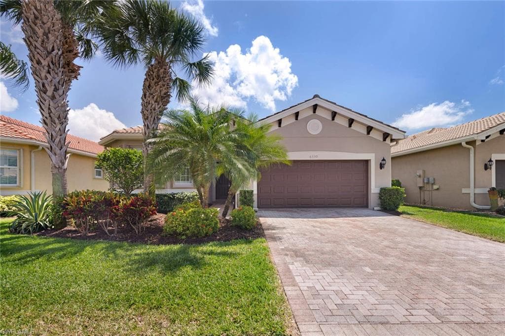 6590 Marbella DR NAPLES, FL 34105