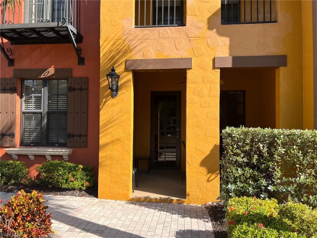 9027 Alturas LN 33-3 NAPLES, FL 34113