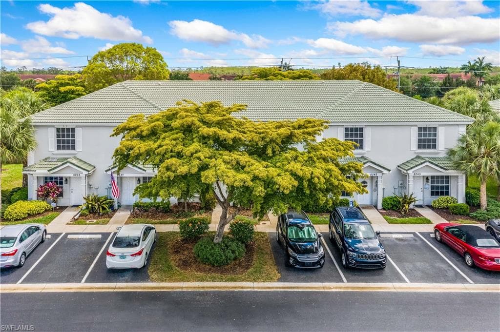 8239 Pacific Beach DR FORT MYERS, FL 33966