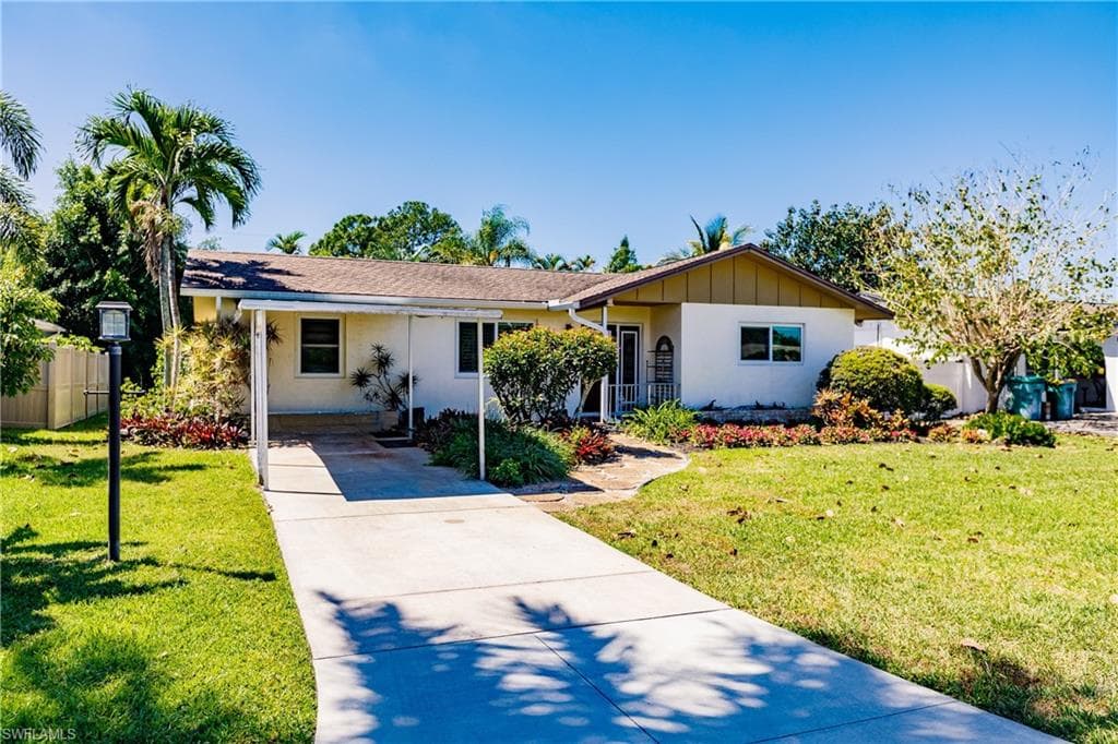 716 94th AVE N NAPLES, FL 34108