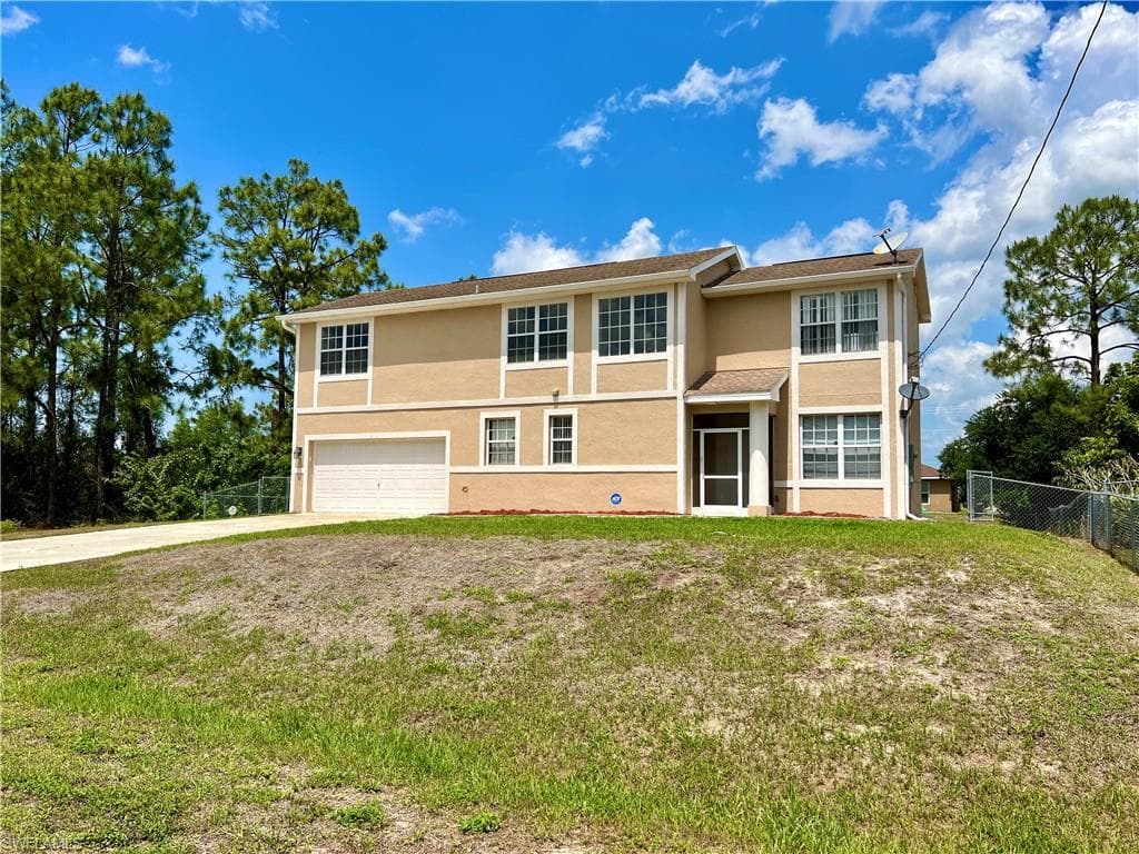 2802 41st ST SW LEHIGH ACRES, FL 33976
