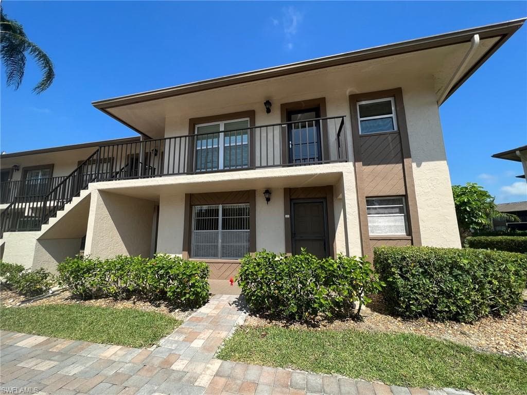 16007 Davis RD 215 FORT MYERS, FL 33908