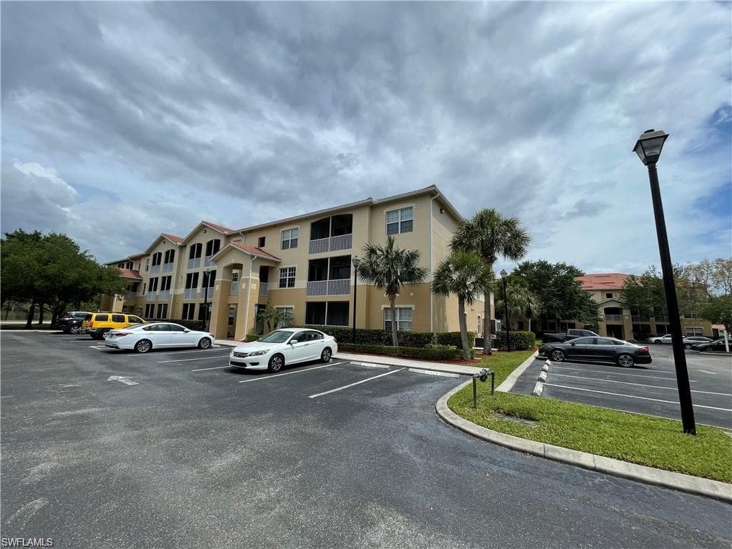 9055 Colby DR 2213 FORT MYERS, FL 33919