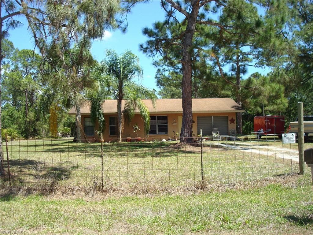2208 Roosevelt AVE ALVA, FL 33920