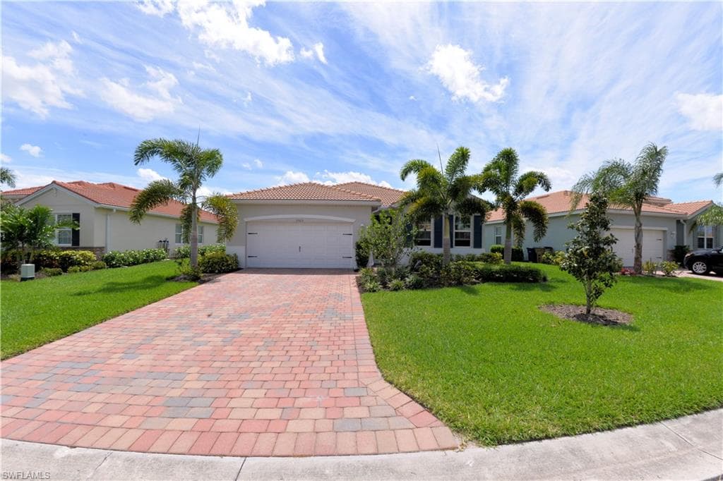 3305 Apple Blossom DR ALVA, FL 33920