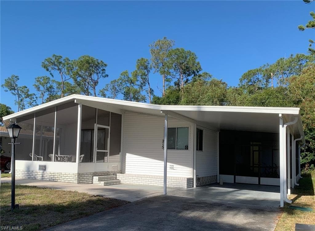 215 Grosbeak LN 215 NAPLES, FL 34114