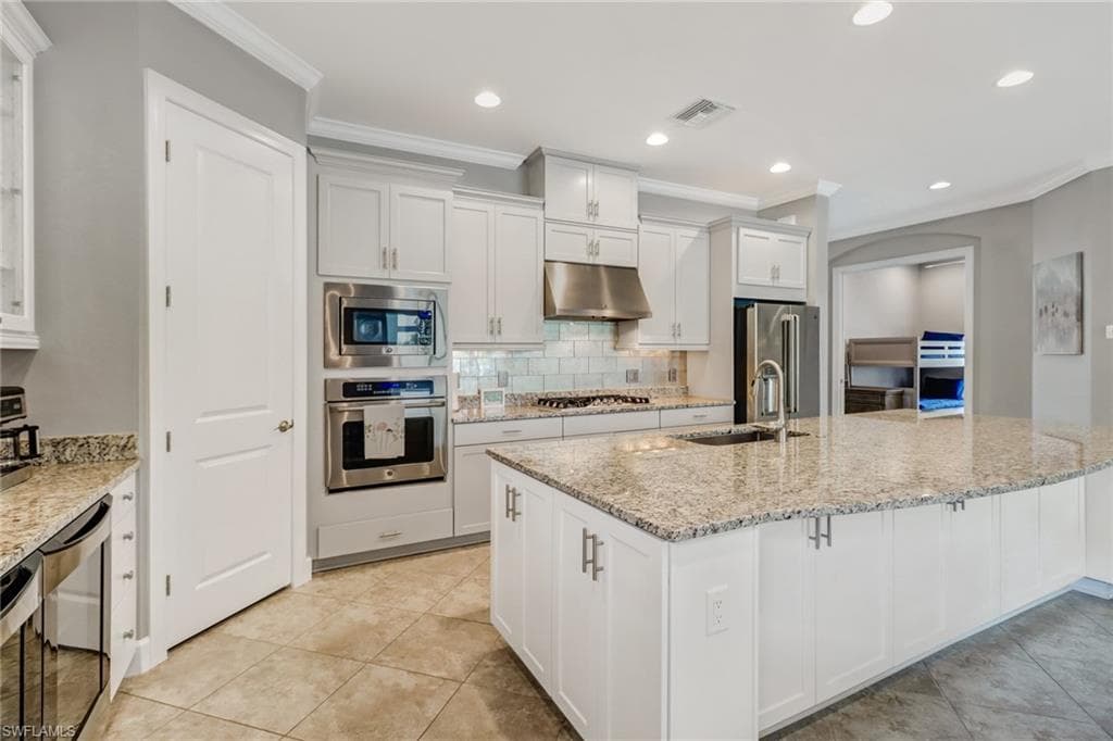 8866 Vaccaro CT NAPLES, FL 34119