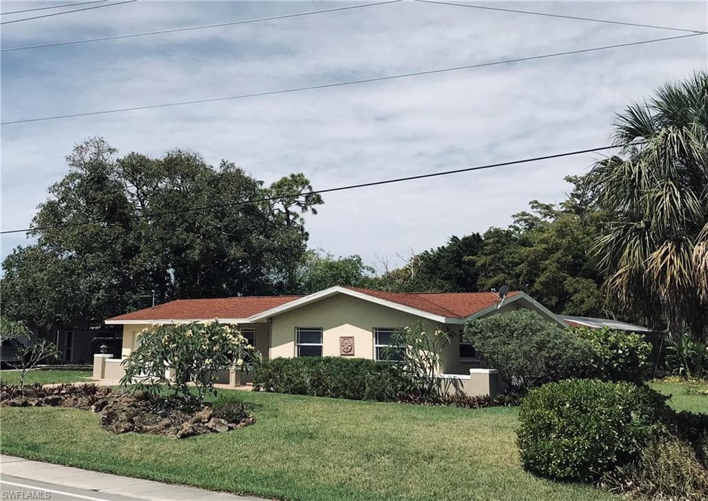 4528 Country Club BLVD CAPE CORAL, FL 33904