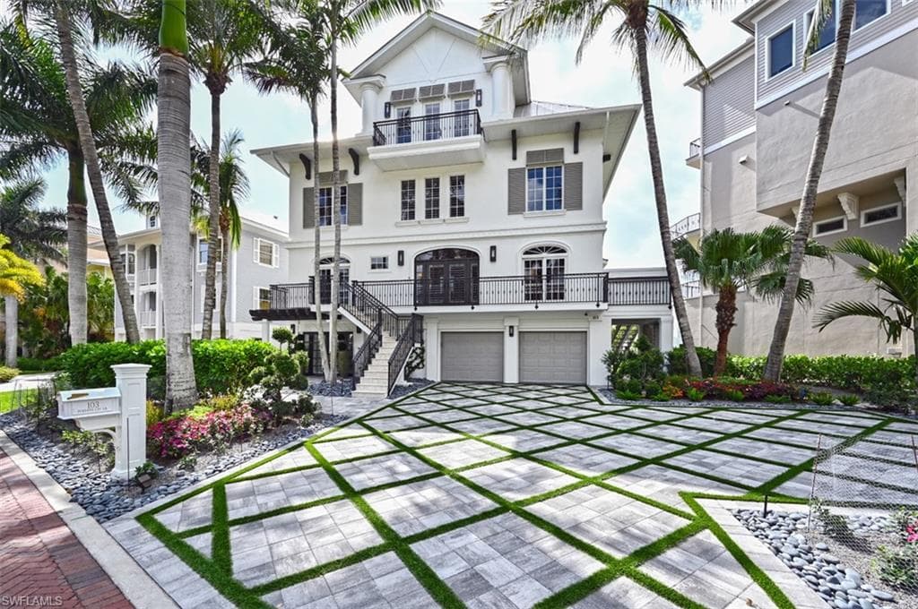 103 JUMENTO CAY LN BONITA SPRINGS, FL 34134