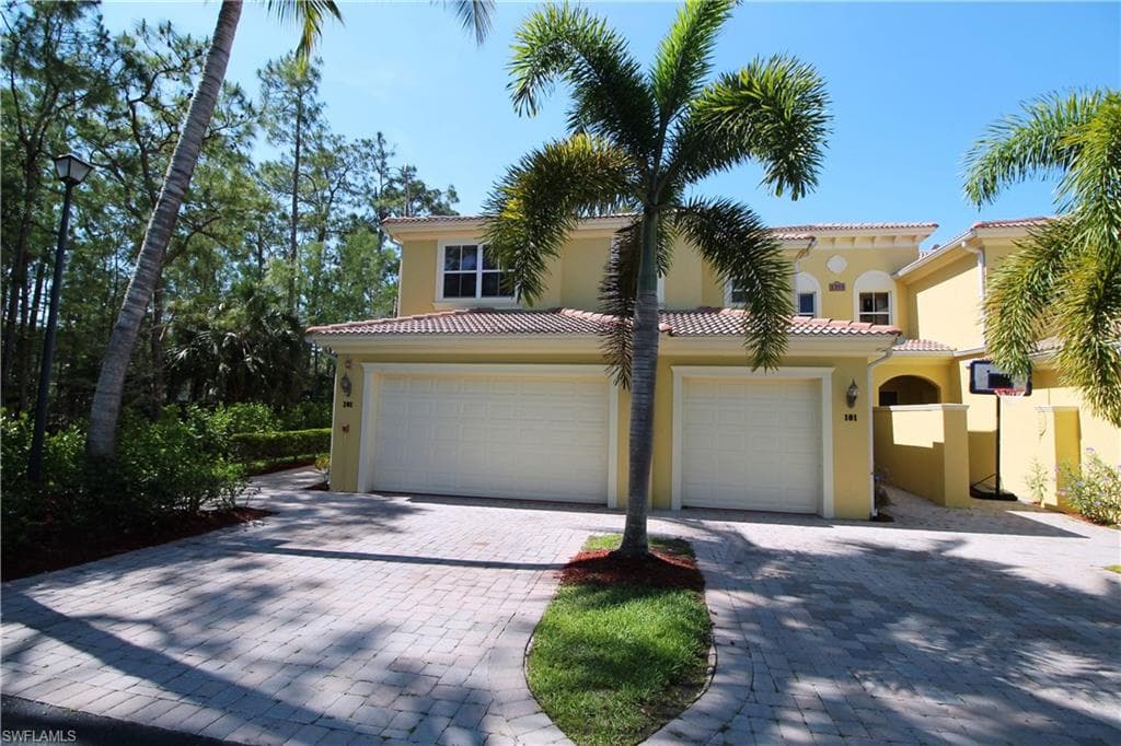 1355 Mariposa CIR 201 NAPLES, FL 34105