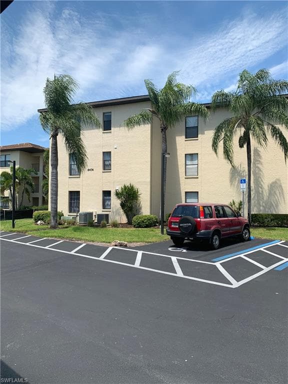 8474 Charter Club CIR 30 FORT MYERS, FL 33919