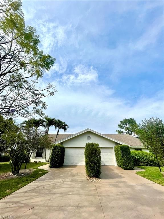 651 92nd AVE N NAPLES, FL 34108