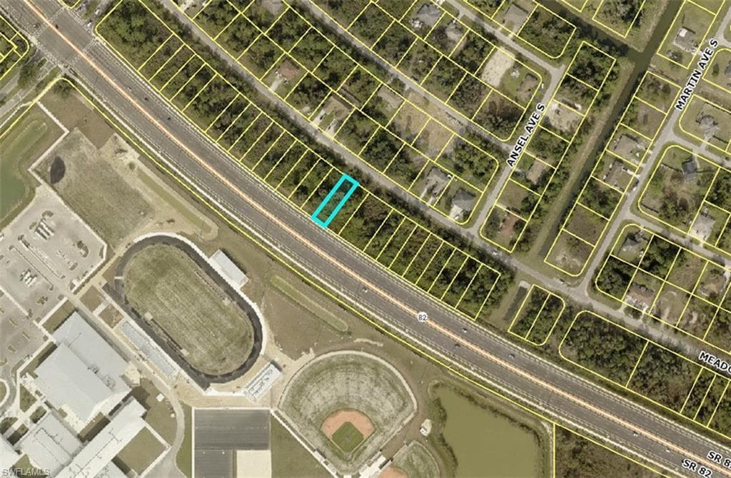 640 Meadow RD LEHIGH ACRES, FL 33973