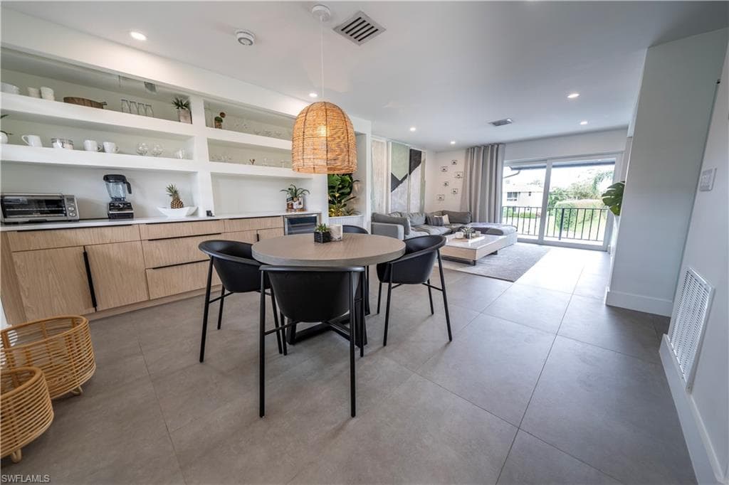 175 Palm DR 19-D NAPLES, FL 34112