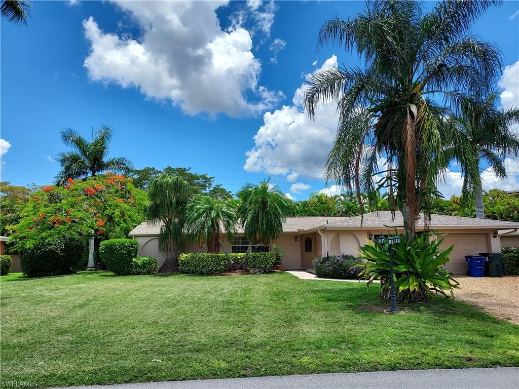 857 N Town And River DR FORT MYERS, FL 33919