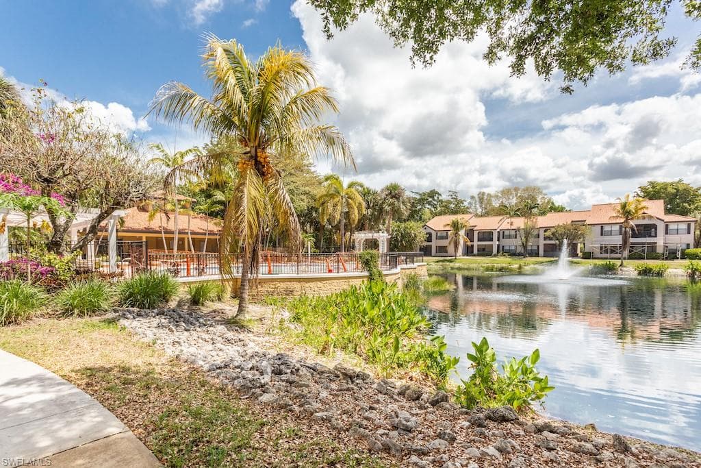 2106 Arbour Walk CIR 2914 NAPLES, FL 34109