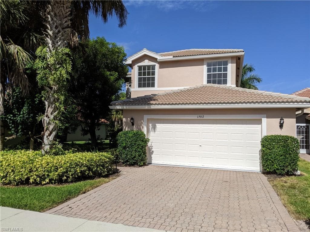 1702 Triangle Palm TER NAPLES, FL 34119