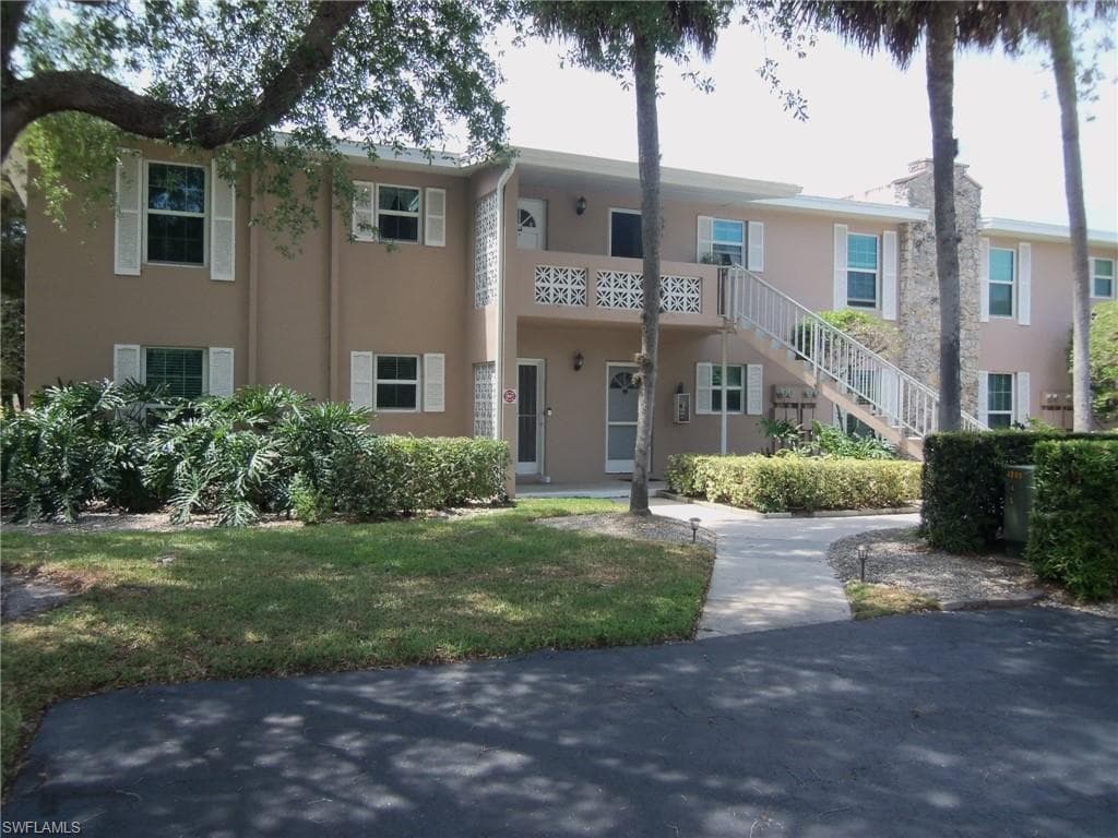 221 Cypress WAY E 201 NAPLES, FL 34110