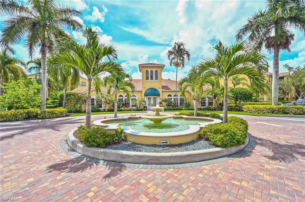 4700 Saint Croix LN 333 NAPLES, FL 34109