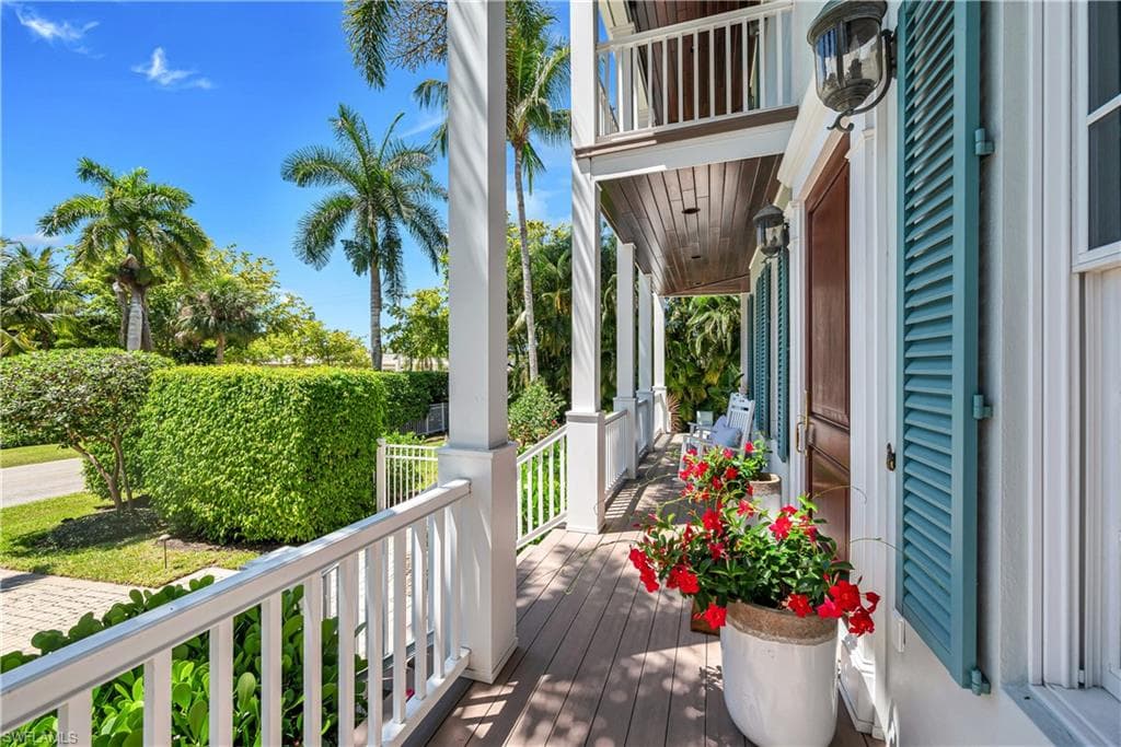405 13th AVE S NAPLES, FL 34102