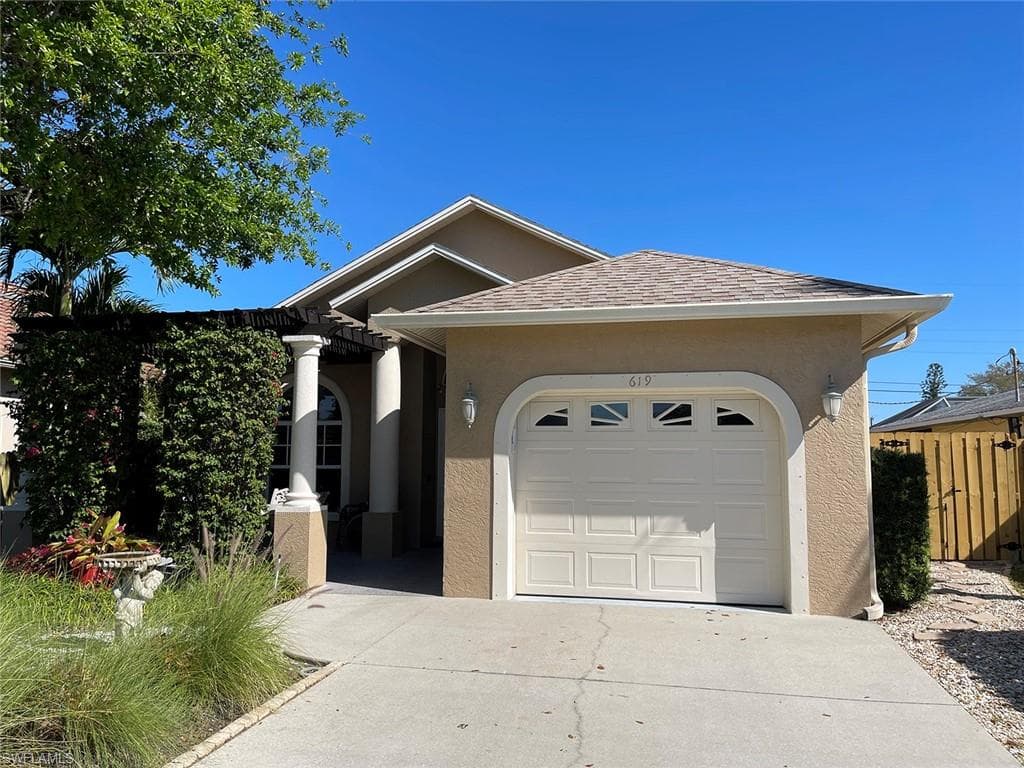 619 98th AVE N NAPLES, FL 34108