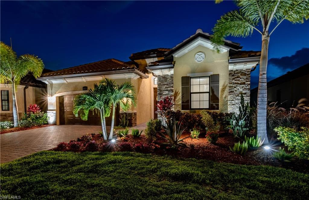 28124 Foxrock CT BONITA SPRINGS, FL 34135