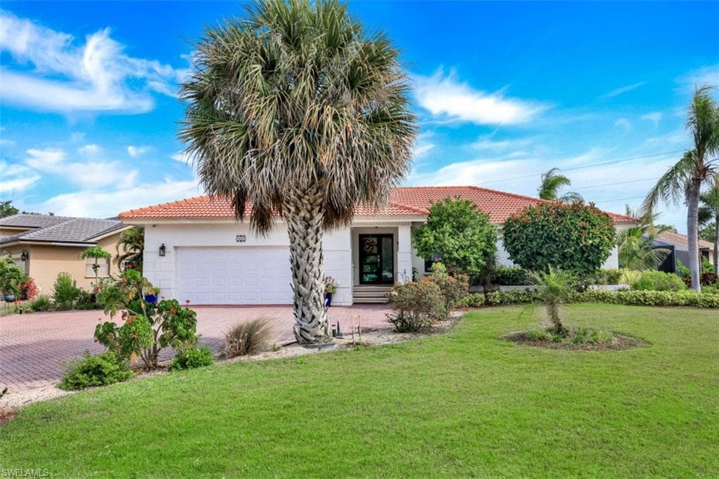 433 Hartley ST N MARCO ISLAND, FL 34145