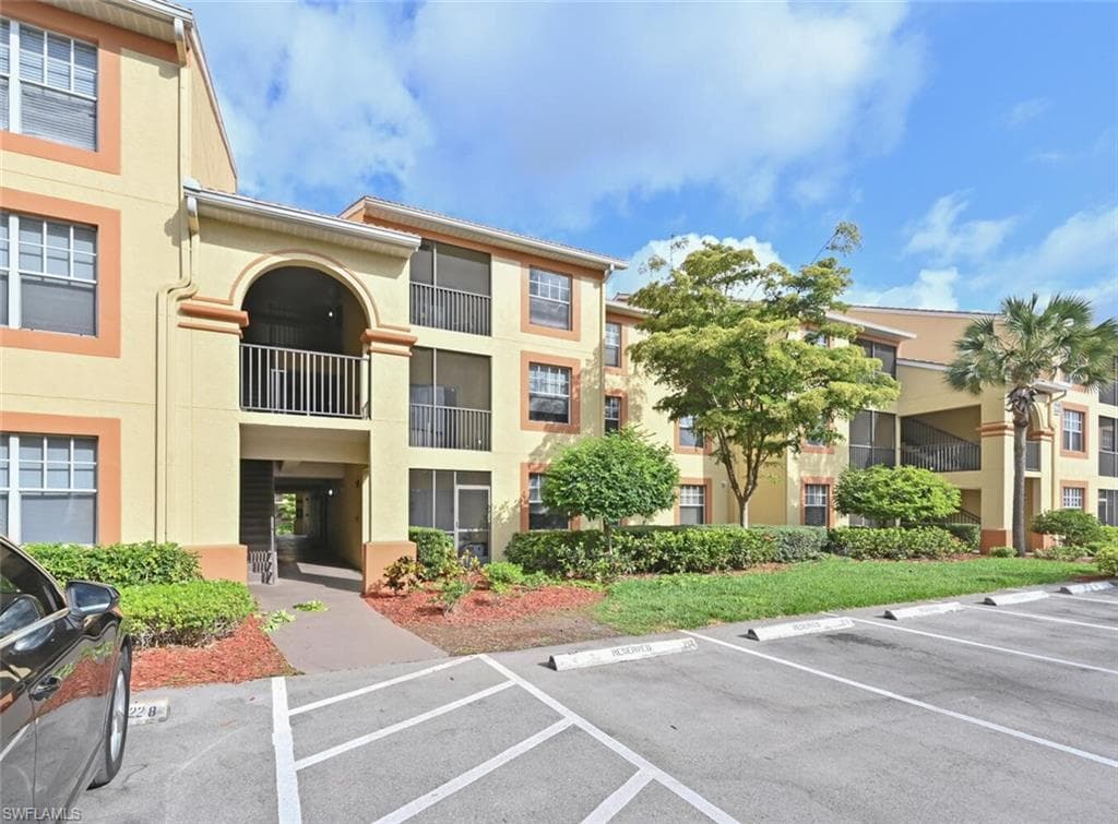 7975 Preserve CIR 1038 NAPLES, FL 34119