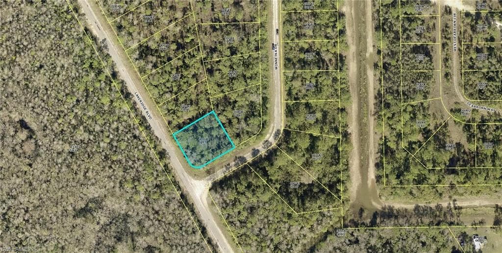 2101 Winnetka DR LEHIGH ACRES, FL 33972