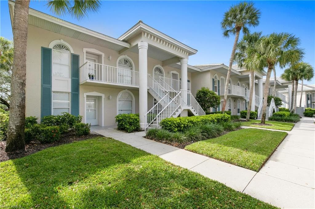 8200 Twelve Oaks CIR 412 NAPLES, FL 34113