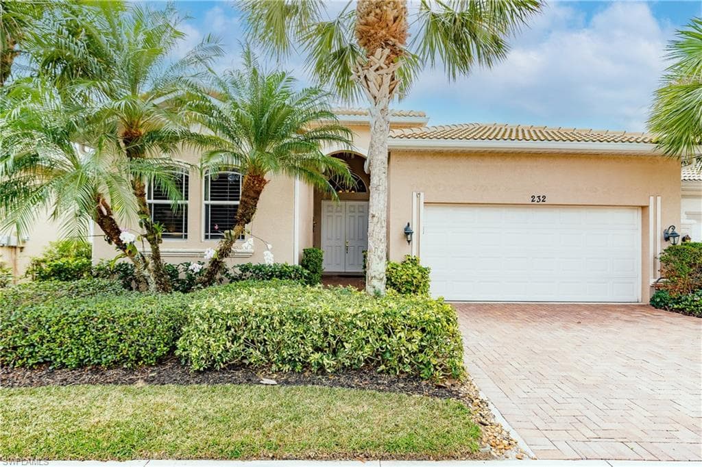 232 Glen Eagle CIR NAPLES, FL 34104