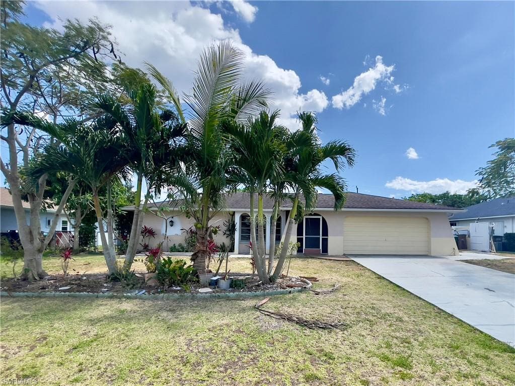 922 SE 26th TER CAPE CORAL, FL 33904