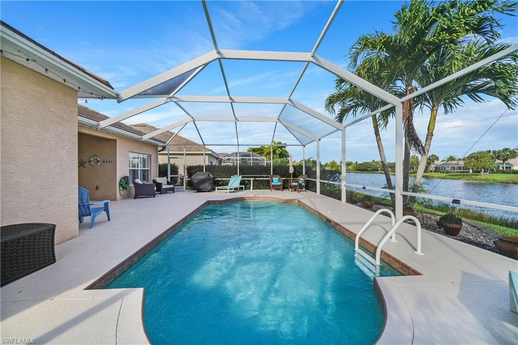 2484 Blackburn CIR CAPE CORAL, FL 33991