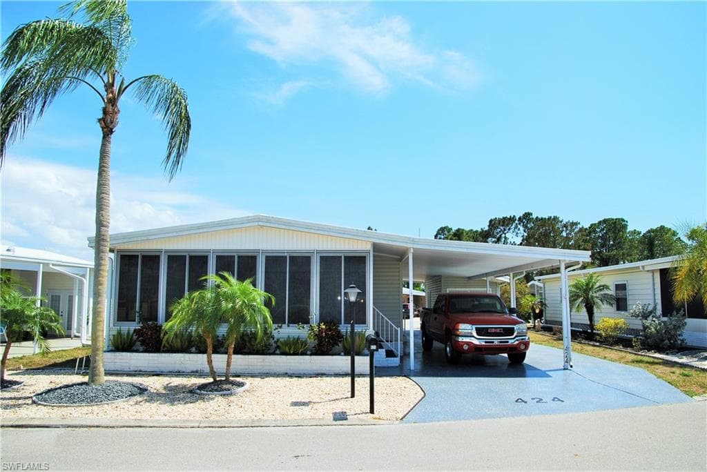 424 Snead DR NORTH FORT MYERS, FL 33903