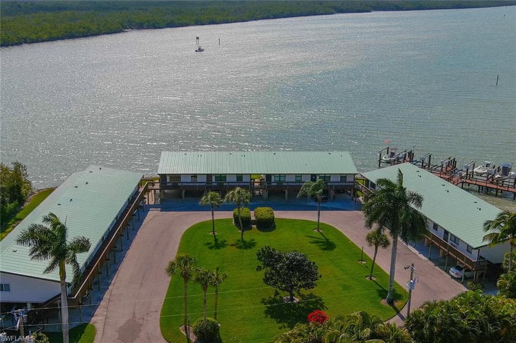 611 Palm DR G-35 GOODLAND, FL 34114