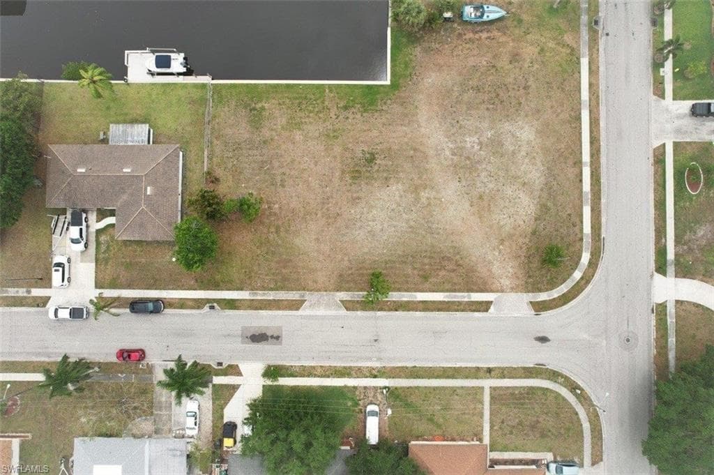 1751 W Bluewater TER NORTH FORT MYERS, FL 33903