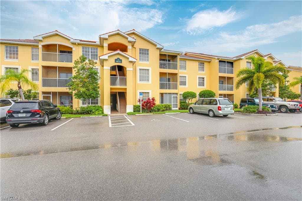 4635 Saint Croix LN 1215 NAPLES, FL 34109